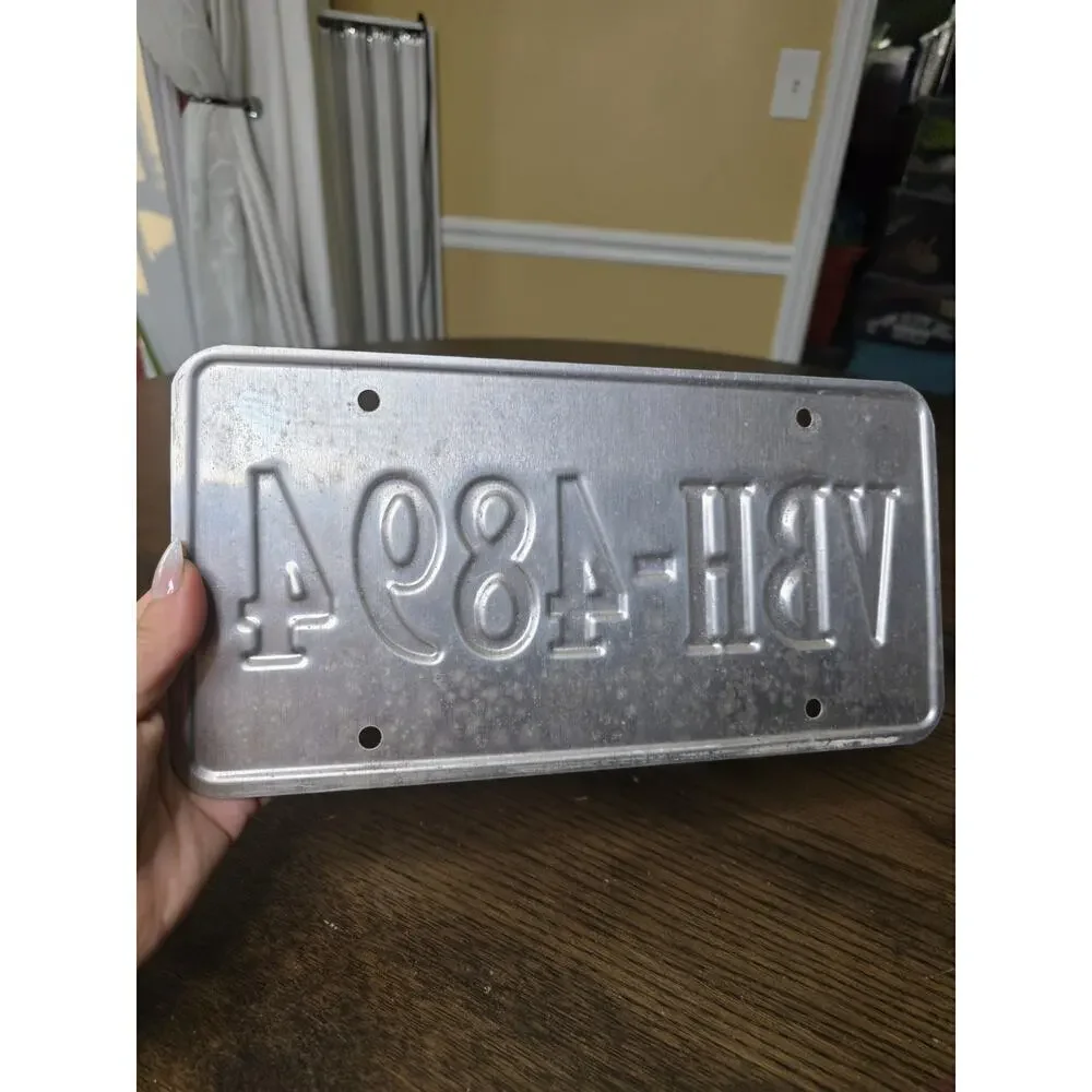 Vintage Virginia - Virginia is for Lovers US Car License Number‎ Plate VBH-4894